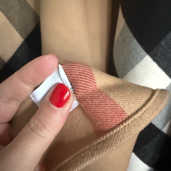 BURBERRY Charlotte Reversible Check Cape Poncho - Picture 8 of 13